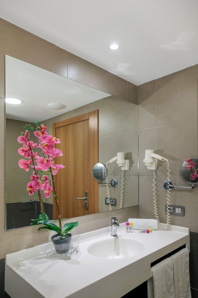 Flash Hotel – Adults recommended — Hotel rooms in Benidorm, Valencian Community