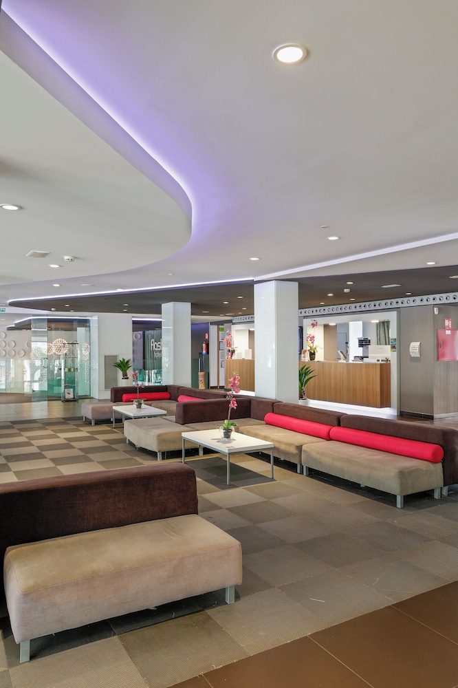 Flash Hotel – Adults recommended — Hotel building in Benidorm, Valencian Community