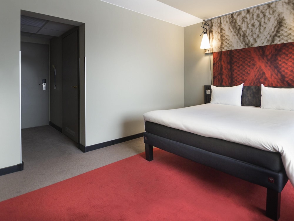 ibis Poznan Centrum — Hotel rooms in Poznan, Greater Poland