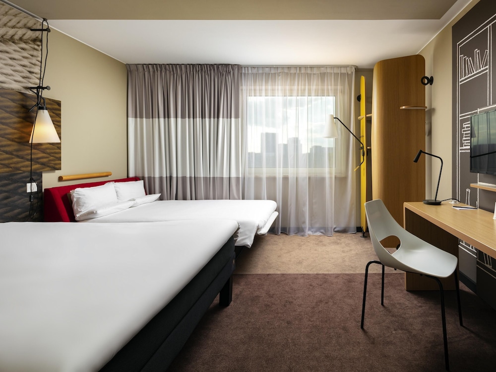 ibis Poznan Centrum — Hotel rooms in Poznan, Greater Poland