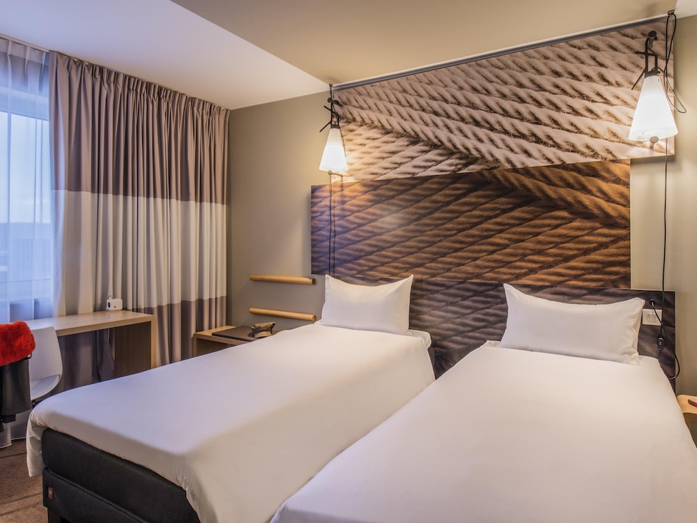 ibis Poznan Centrum — Hotel rooms in Poznan, Greater Poland