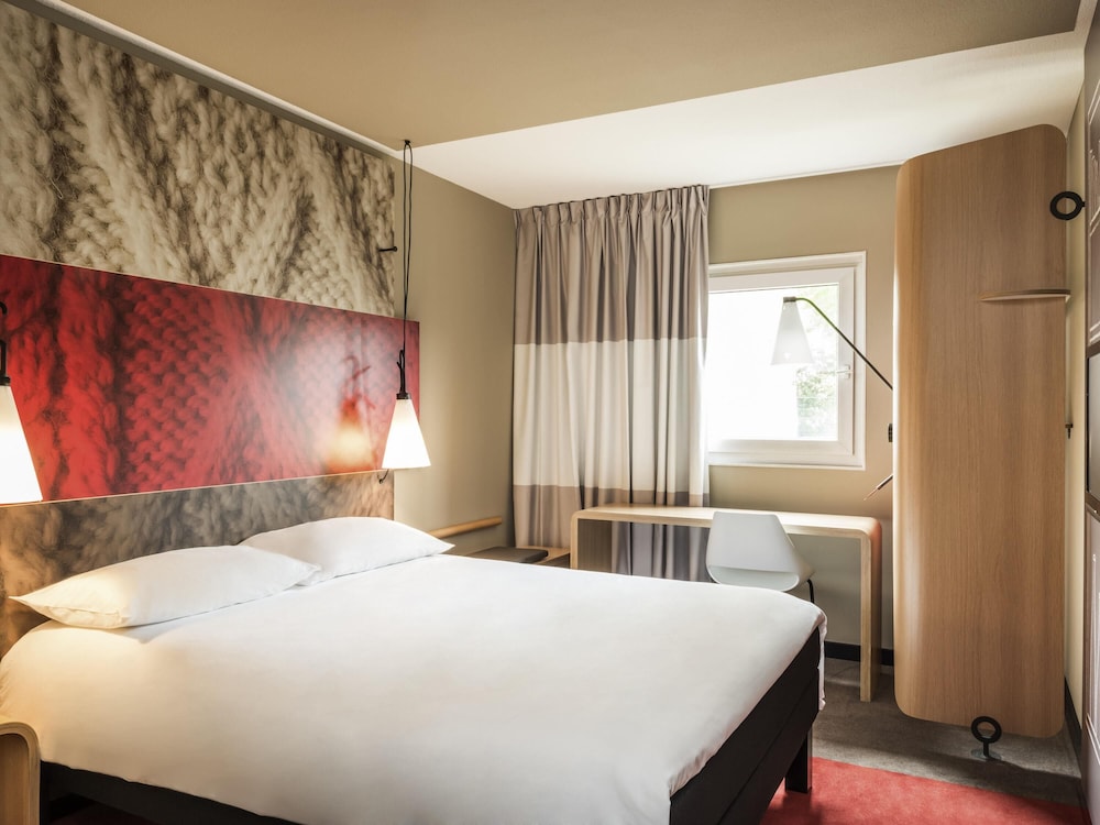 ibis Poznan Centrum — Hotel rooms in Poznan, Greater Poland
