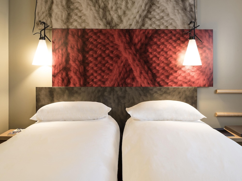ibis Poznan Centrum — Hotel rooms in Poznan, Greater Poland