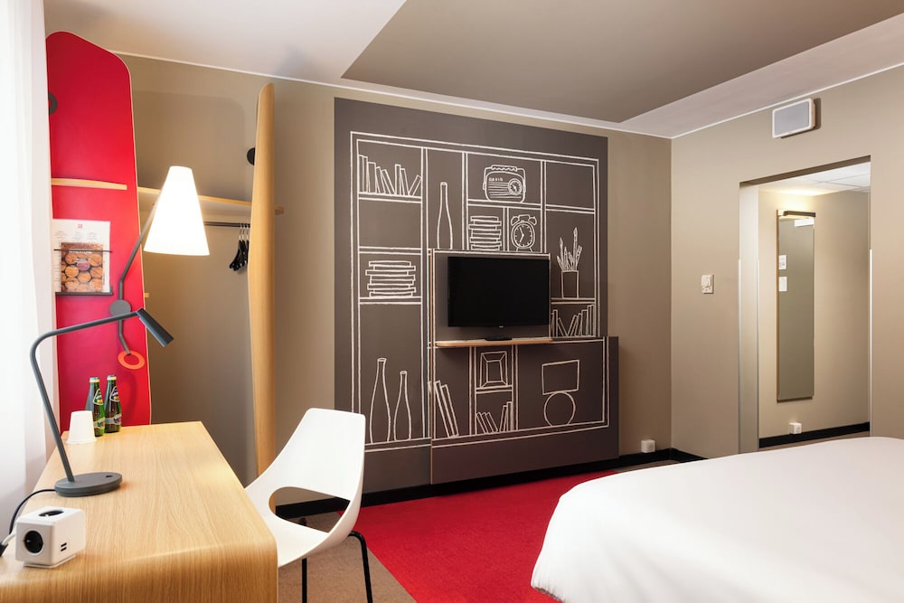 ibis Poznan Centrum — Hotel rooms in Poznan, Greater Poland