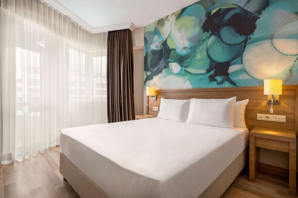 Wyndham Garden Lara — Hotel rooms in Lara