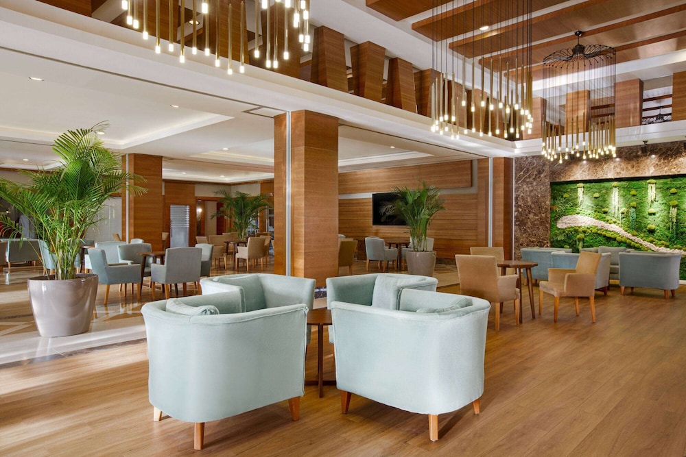 Wyndham Garden Lara — Restaurant & bars in Lara