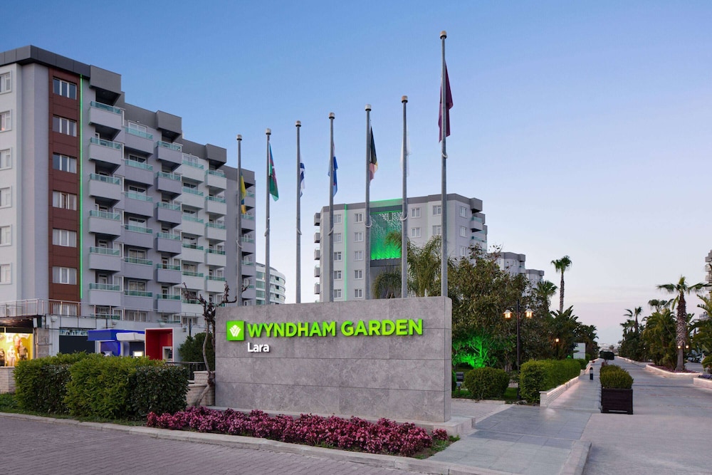 Wyndham Garden Lara — Hotel building in Lara