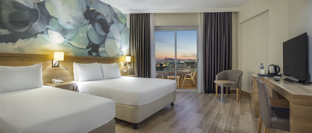 Wyndham Garden Lara — Hotel rooms in Lara