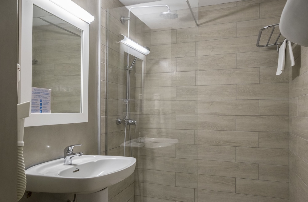 Hotel Rosamar Maxim - Adults Only +21 — Hotel rooms in Lloret de Mar, Catalonia