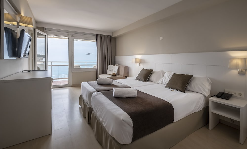 Hotel Rosamar Maxim - Adults Only +21 — Hotel rooms in Lloret de Mar, Catalonia