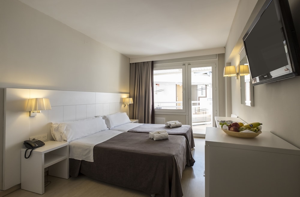 Hotel Rosamar Maxim - Adults Only +21 — Hotel rooms in Lloret de Mar, Catalonia