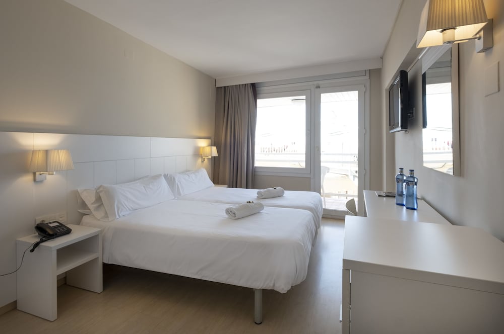 Hotel Rosamar Maxim - Adults Only +21 — Hotel rooms in Lloret de Mar, Catalonia