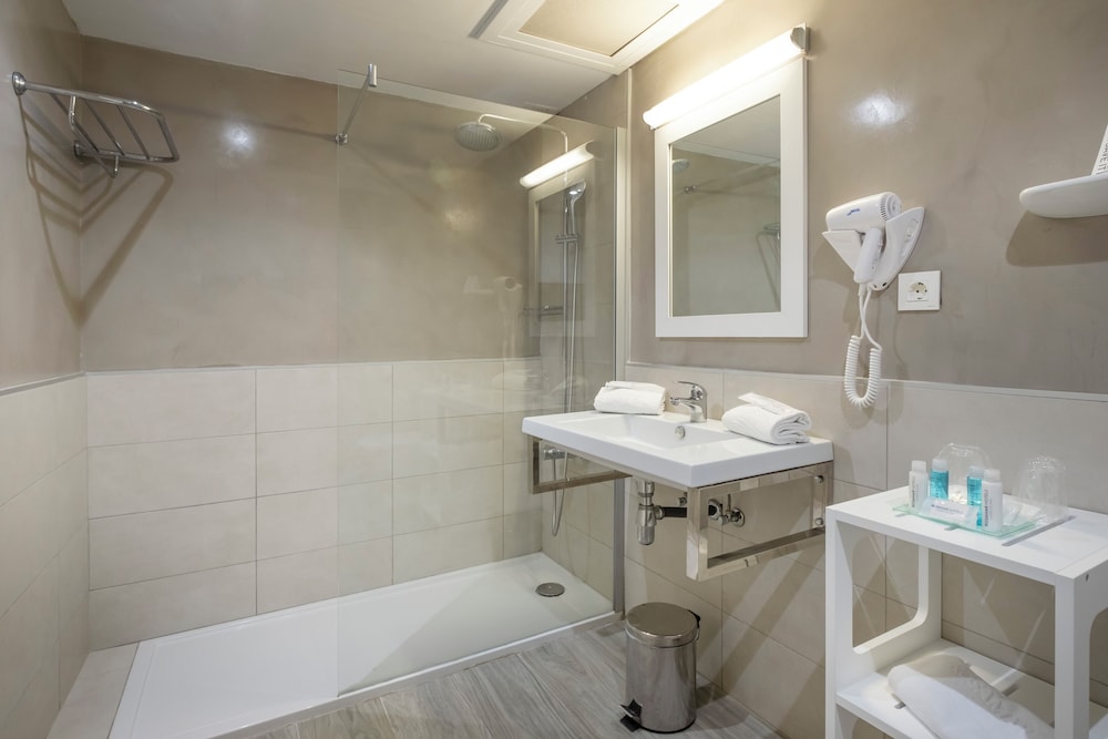 Hotel Rosamar Maxim - Adults Only +21 — Hotel rooms in Lloret de Mar, Catalonia