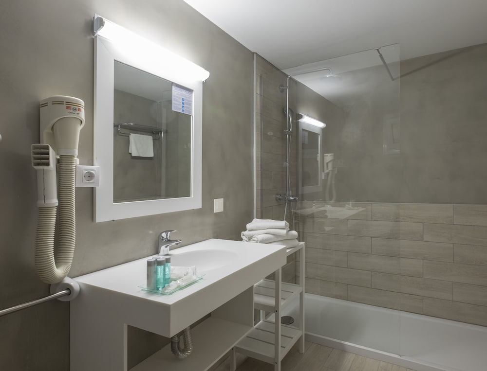 Hotel Rosamar Maxim - Adults Only +21 — Hotel rooms in Lloret de Mar, Catalonia
