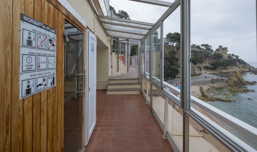 Hotel Rosamar Maxim - Adults Only +21 — Beach in Lloret de Mar, Catalonia