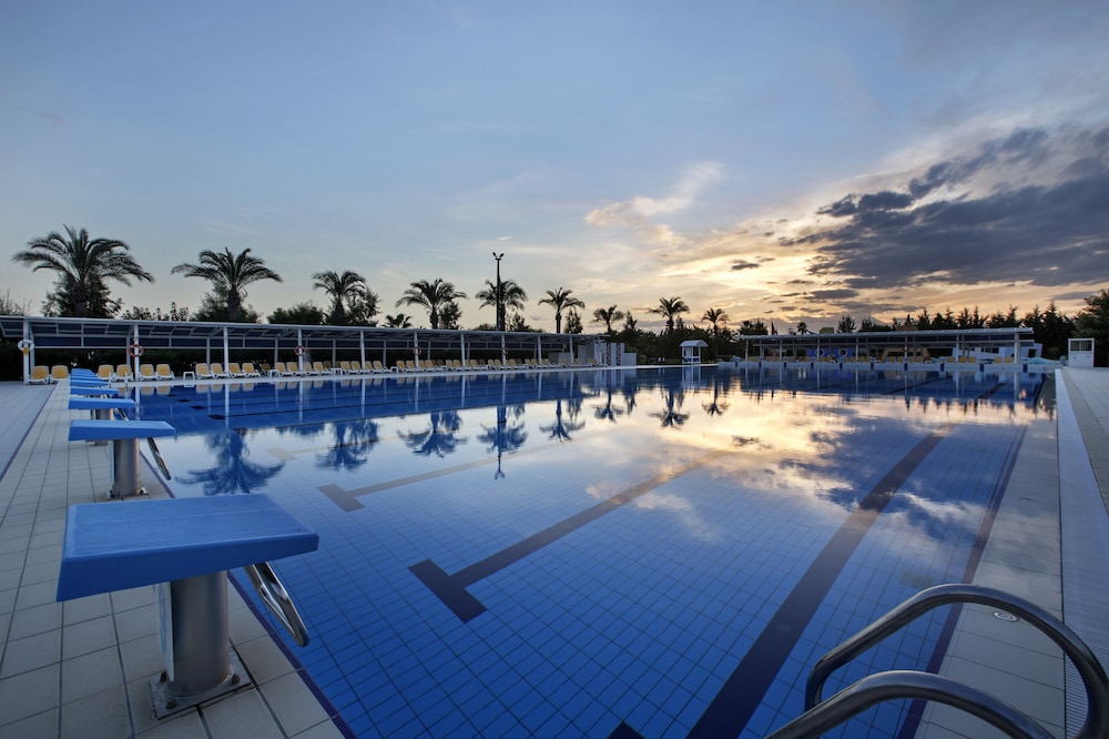 TUI Blue Xanthe-All Inclusive — Swimming pool in Side