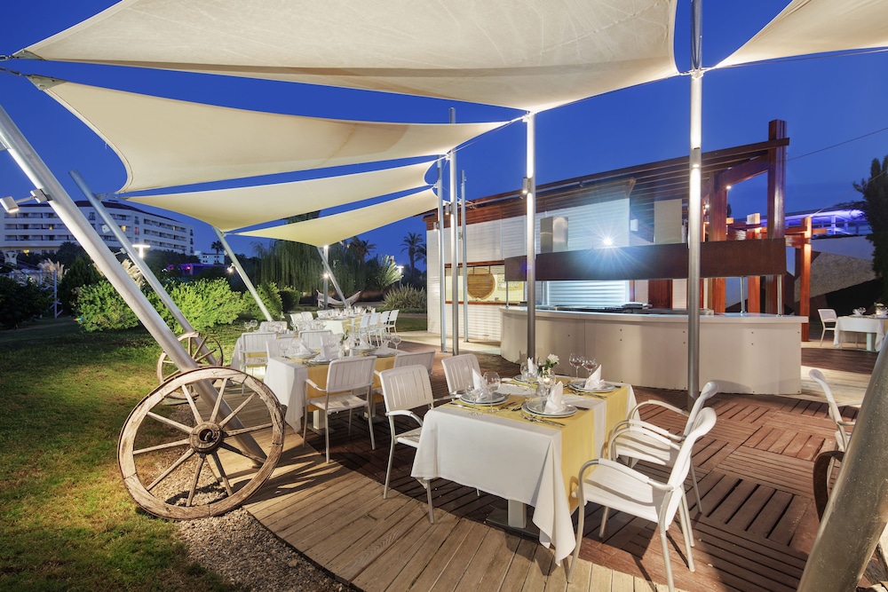 TUI Blue Xanthe-All Inclusive — Restaurant & bars in Side