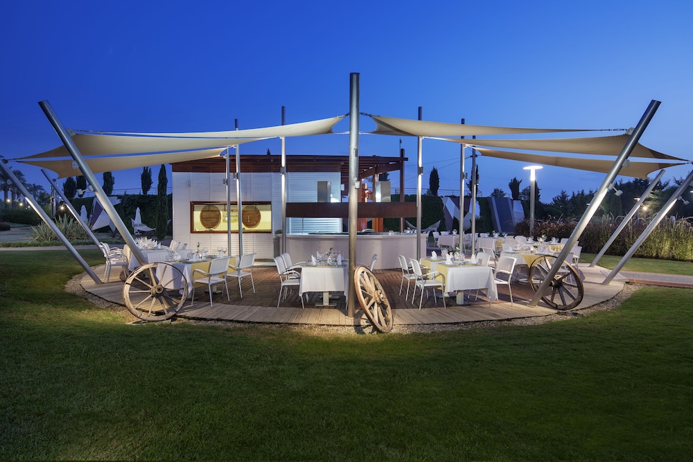 TUI Blue Xanthe-All Inclusive — Restaurant & bars in Side