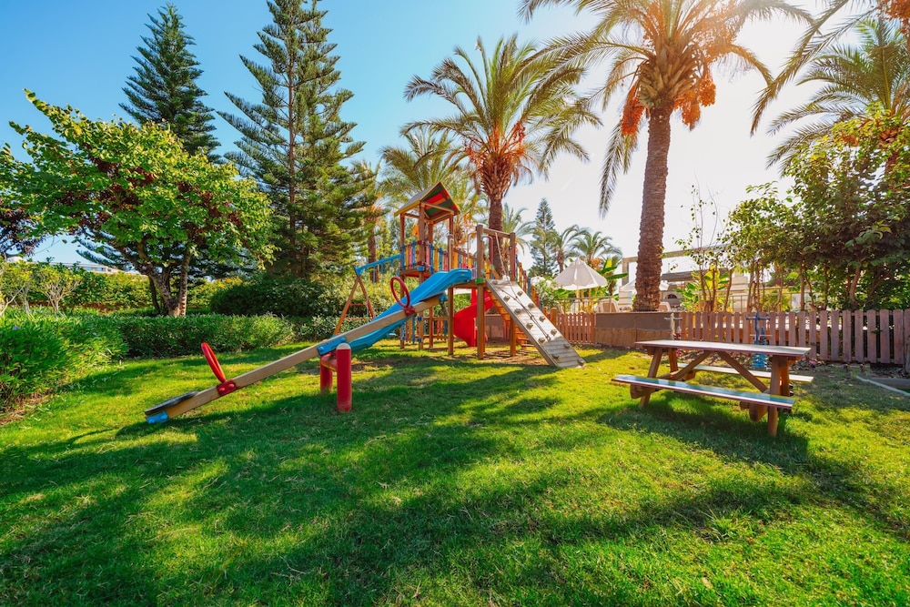 TUI Blue Xanthe-All Inclusive — Attractions for children in Side