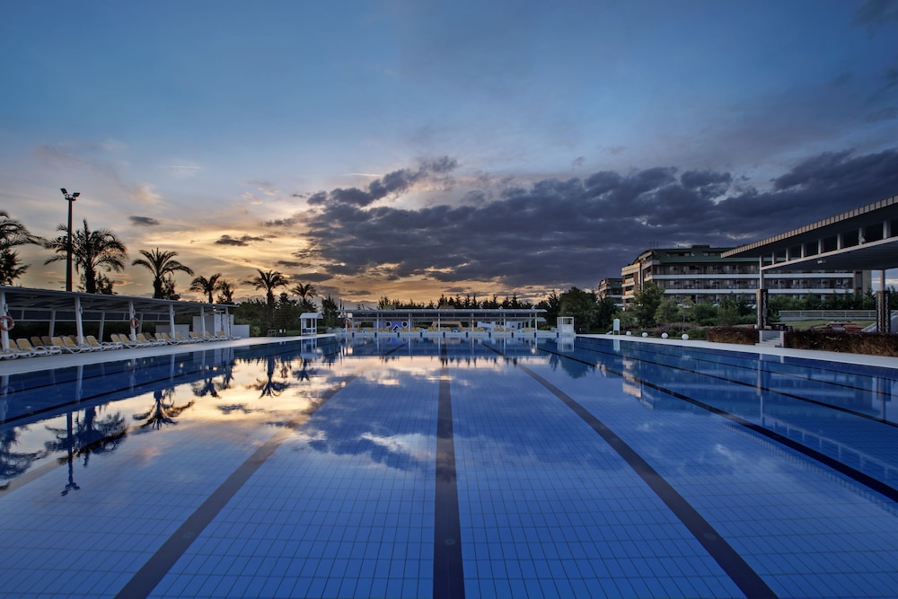 TUI Blue Xanthe-All Inclusive — Swimming pool in Side