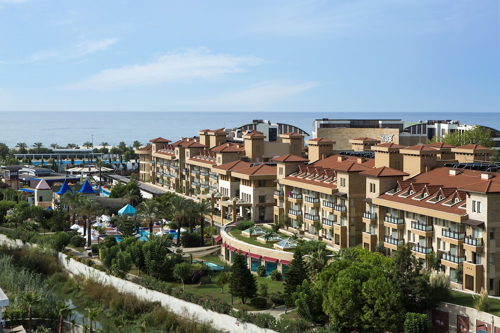 TUI Blue Xanthe-All Inclusive — Hotel building in Side