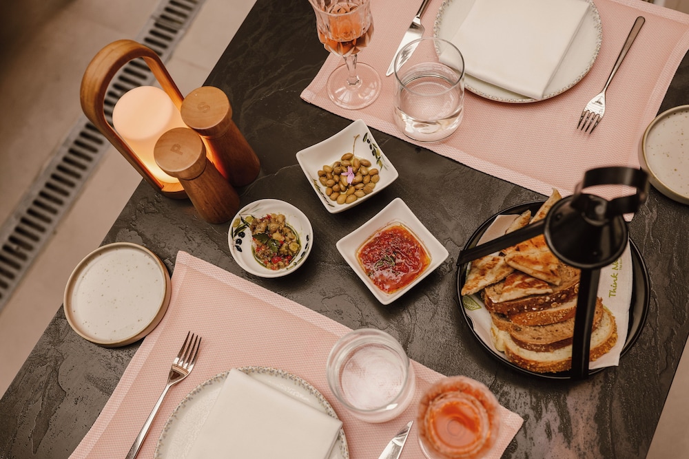 Paralos Venus Suites - Adults Only — Restaurant & bars in Hersonissos