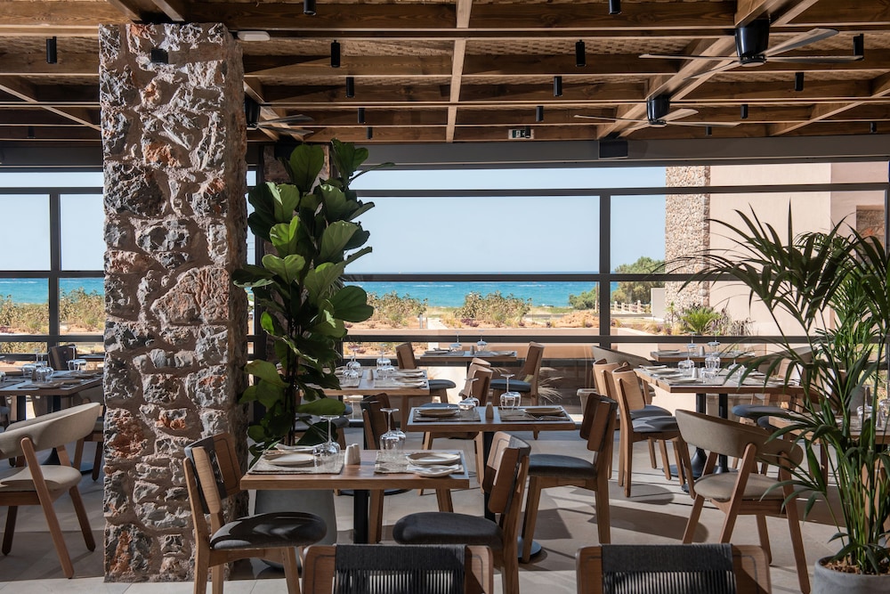 Paralos Venus Suites - Adults Only — Restaurant & bars in Hersonissos