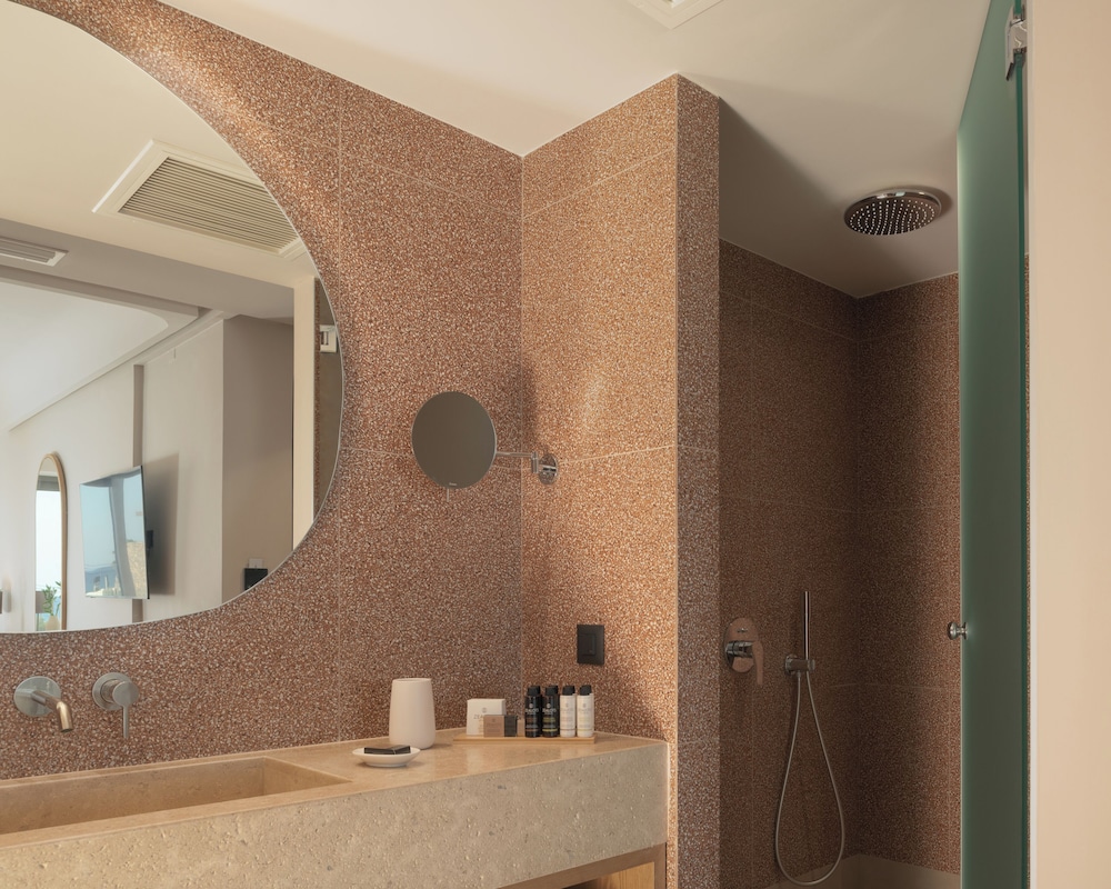 Paralos Venus Suites - Adults Only — Hotel rooms in Hersonissos