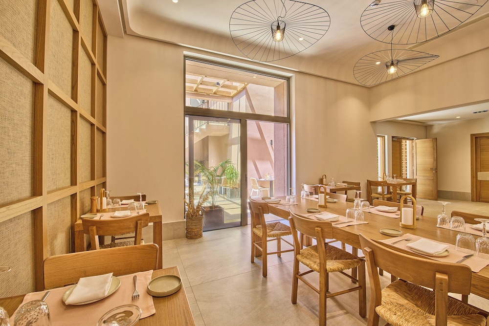Paralos Venus Suites - Adults Only — Restaurant & bars in Hersonissos