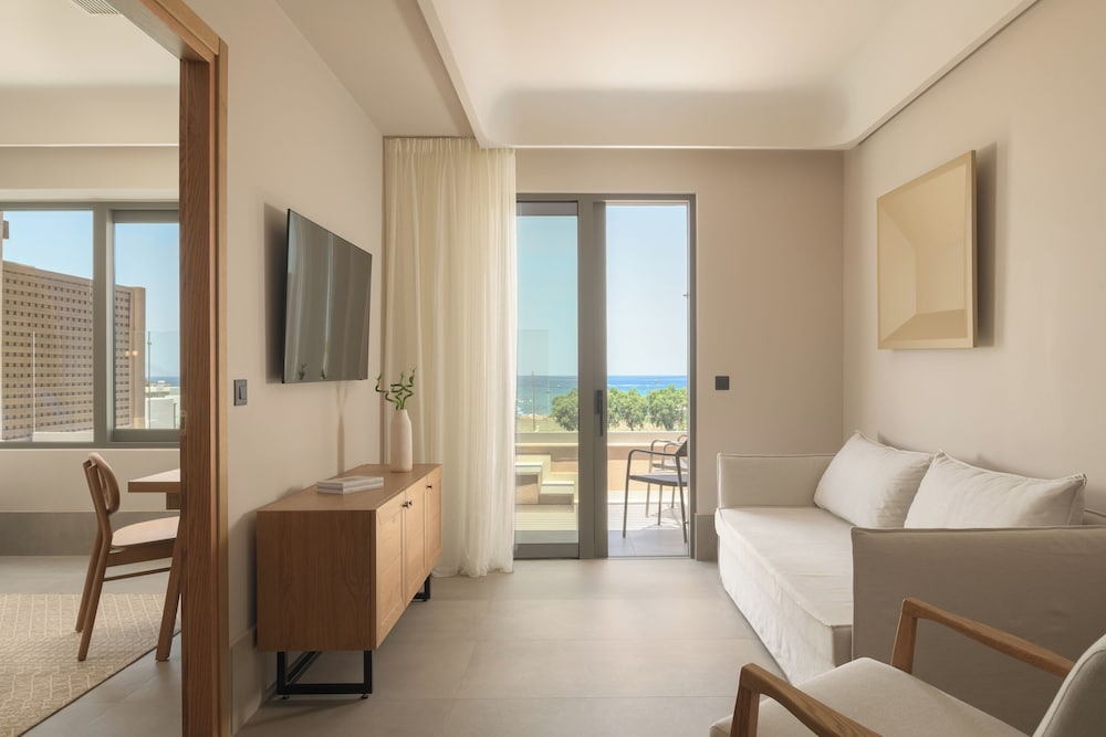 Paralos Venus Suites - Adults Only — Hotel rooms in Hersonissos