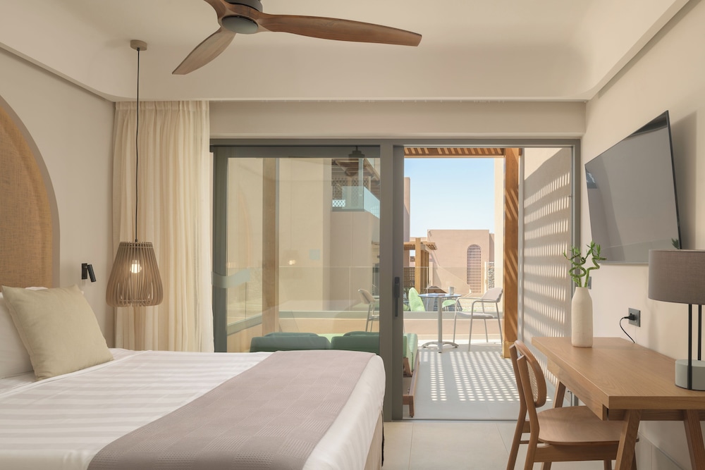 Paralos Venus Suites - Adults Only — Hotel rooms in Hersonissos