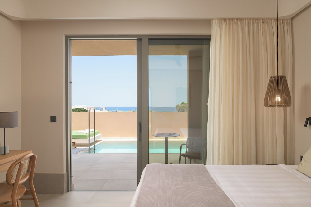 Paralos Venus Suites - Adults Only — Hotel rooms in Hersonissos