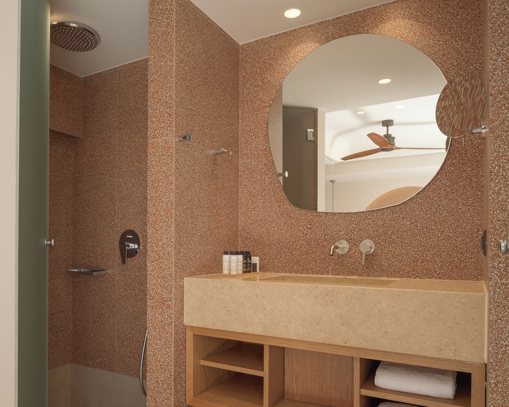 Paralos Venus Suites - Adults Only — Hotel rooms in Hersonissos