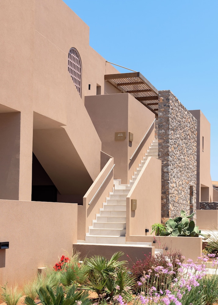Paralos Venus Suites - Adults Only — Hotel building in Hersonissos