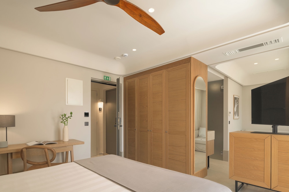 Paralos Venus Suites - Adults Only — Hotel rooms in Hersonissos