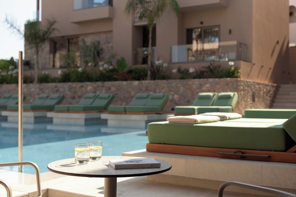 Paralos Venus Suites - Adults Only — Swimming pool in Hersonissos