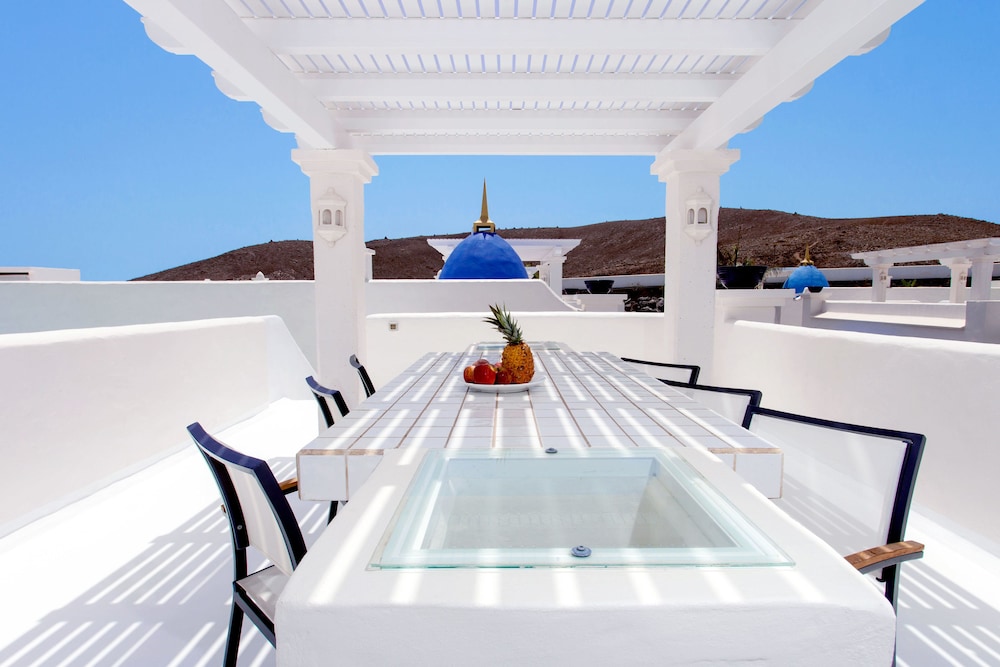 Bahiazul Resort Fuerteventura — Swimming pool in Corralejo, Canary Islands
