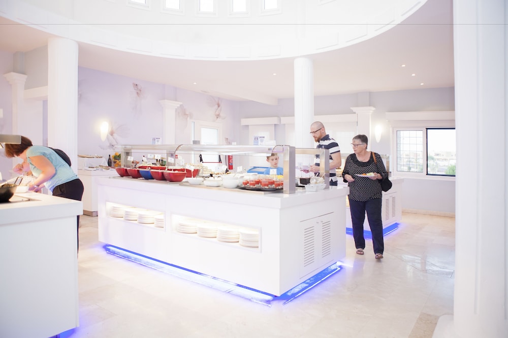 Bahiazul Resort Fuerteventura — Restaurant & bars in Corralejo, Canary Islands