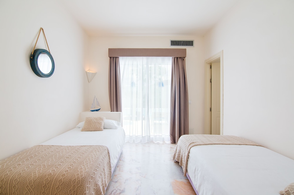 Bahiazul Resort Fuerteventura — Hotel rooms in Corralejo, Canary Islands
