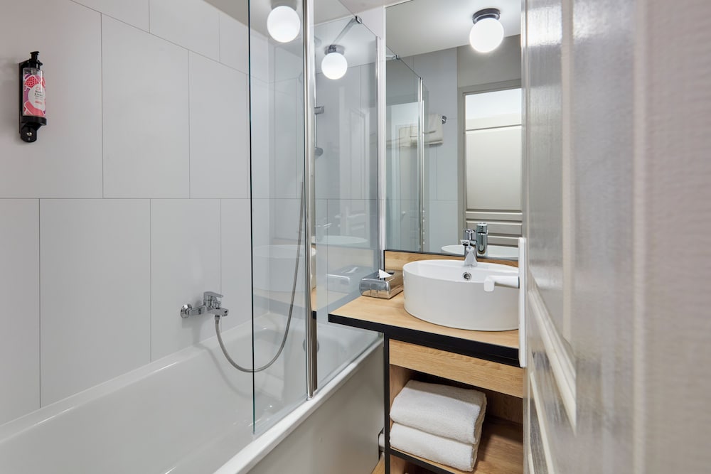 Aparthotel Adagio Val d'Europe près de Disneyland Paris — Hotel rooms in Disneyland Paris, Ile-de-France