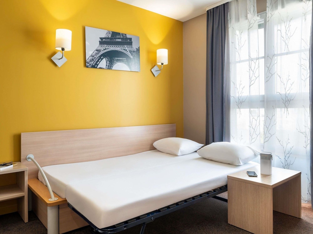 Aparthotel Adagio Val d'Europe près de Disneyland Paris — Hotel rooms in Disneyland Paris, Ile-de-France