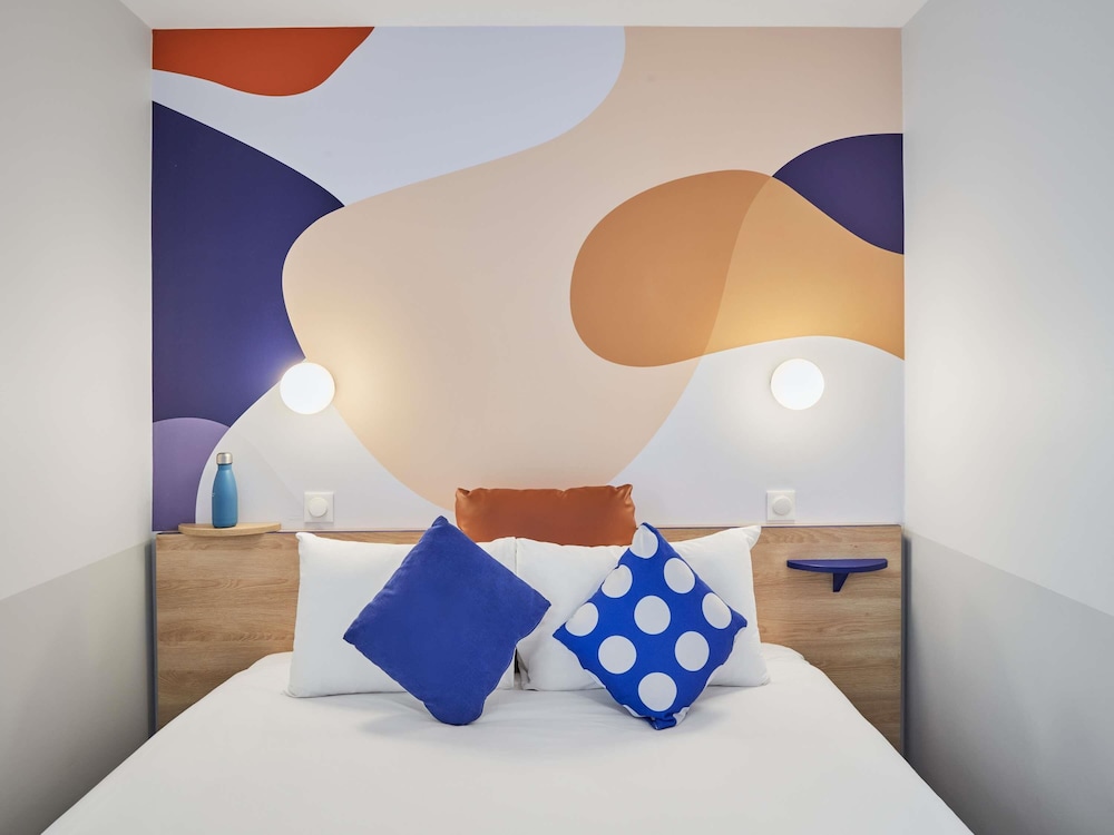 Aparthotel Adagio Val d'Europe près de Disneyland Paris — Hotel rooms in Disneyland Paris, Ile-de-France
