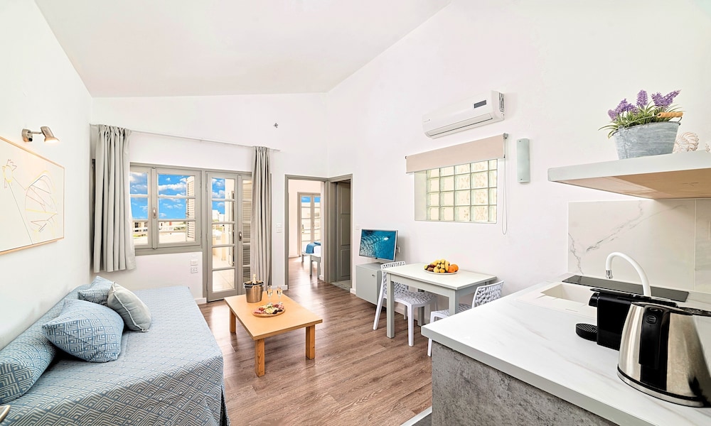 Elounda Garden Suites — Hotel rooms in Elounda