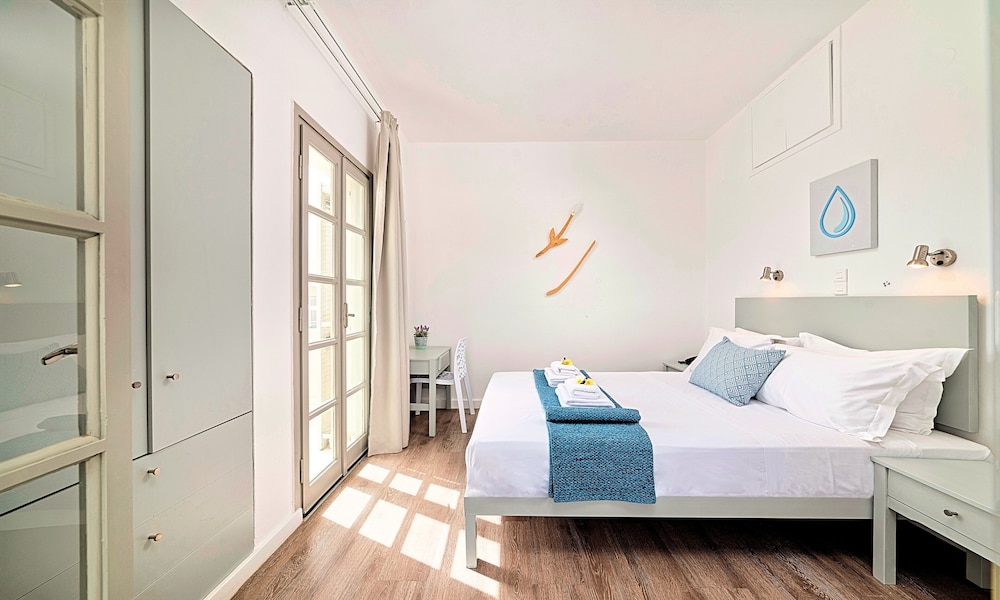 Elounda Garden Suites — Hotel rooms in Elounda