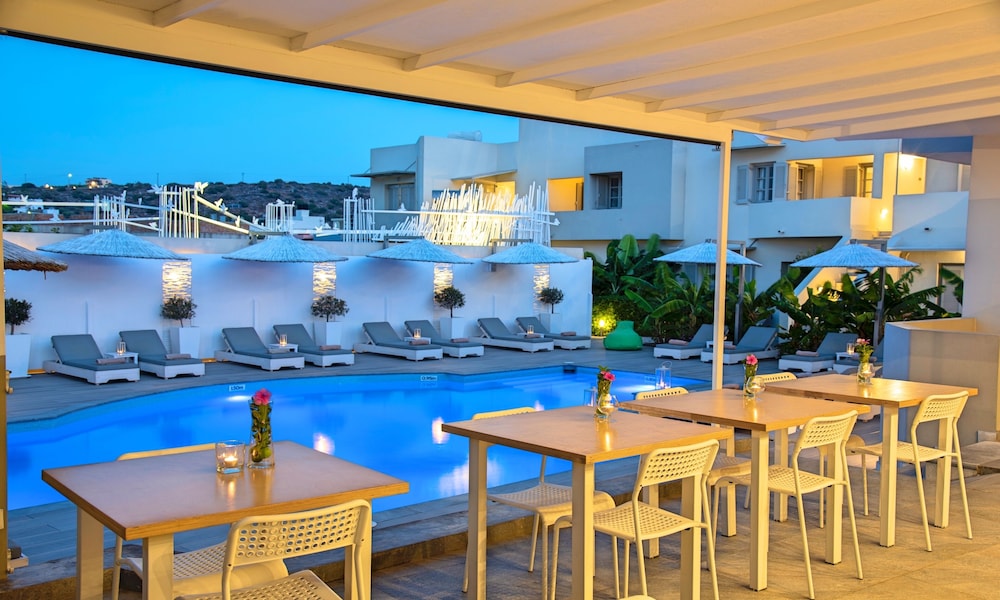 Elounda Garden Suites — Swimming pool in Elounda