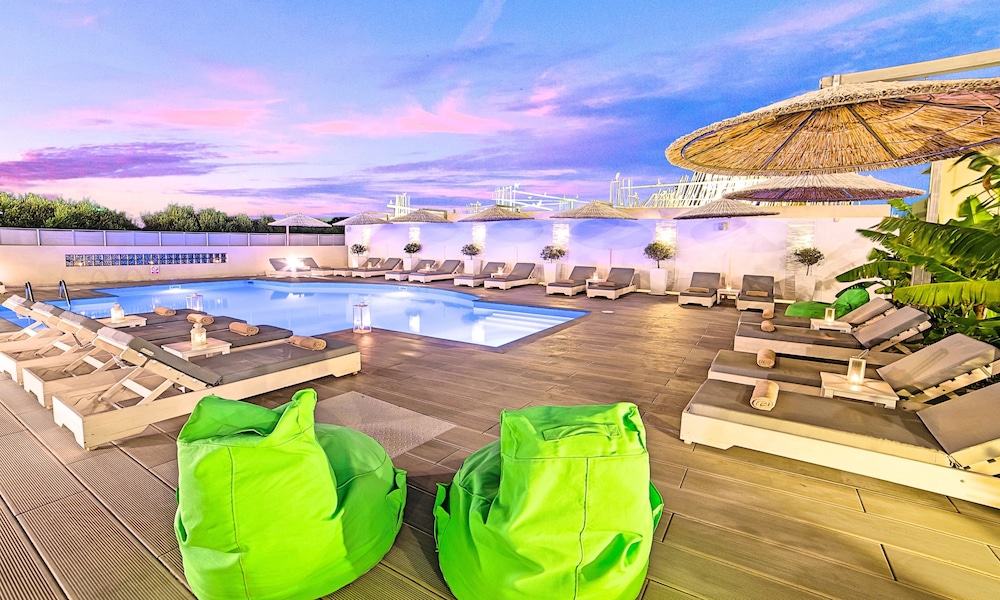 Elounda Garden Suites — Swimming pool in Elounda