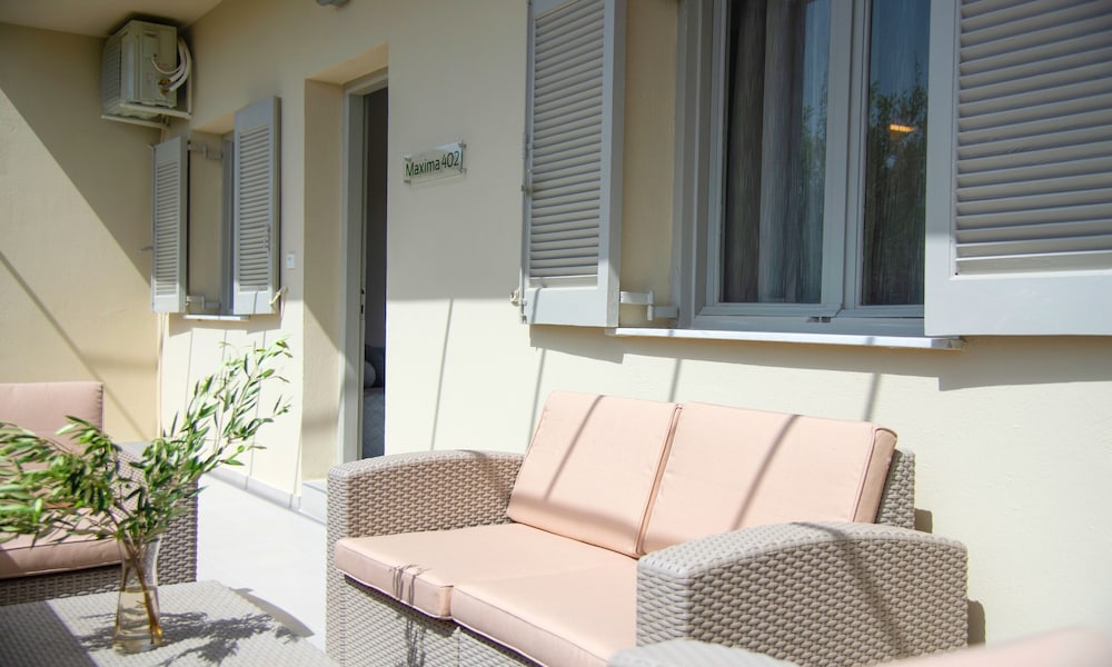 Elounda Garden Suites — Hotel building in Elounda