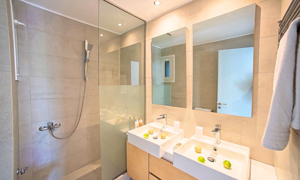 Elounda Garden Suites — Hotel rooms in Elounda