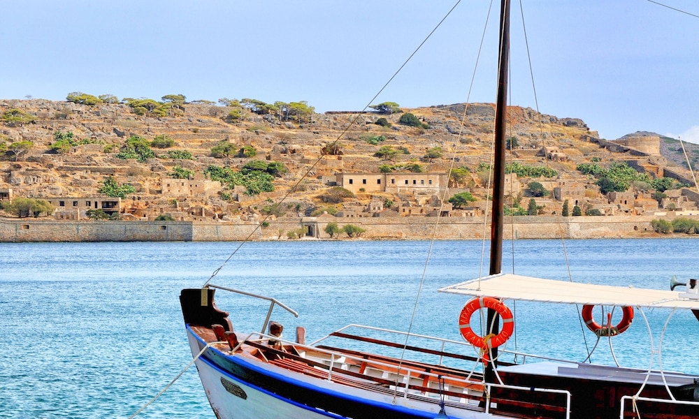 Elounda Garden Suites — Beach in Elounda