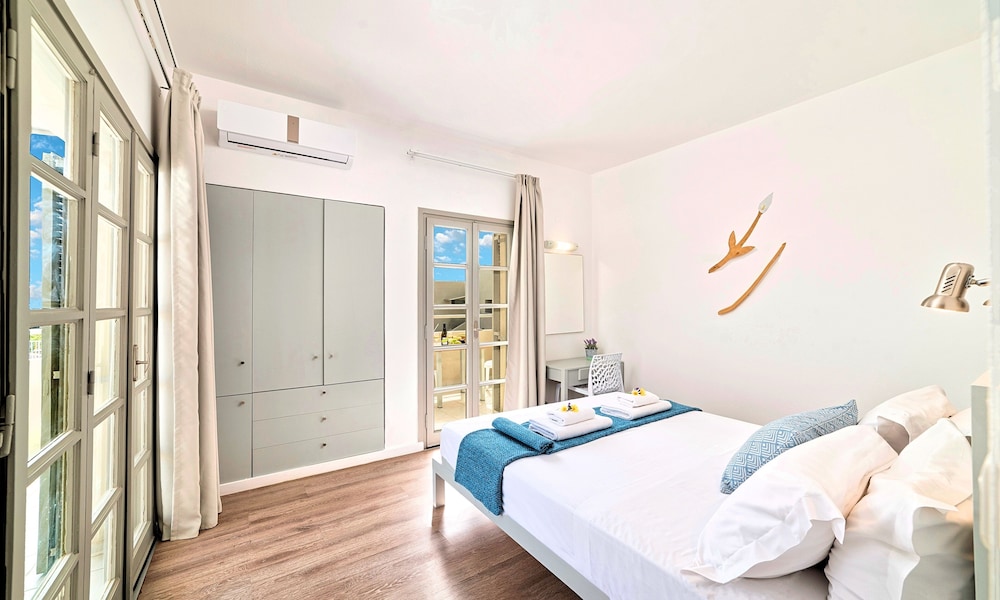 Elounda Garden Suites — Hotel rooms in Elounda